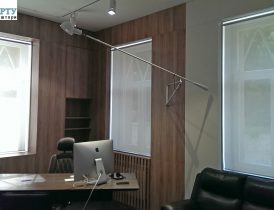 Тканинні ролети в кабінеті керівника, Screen 04 White-grey